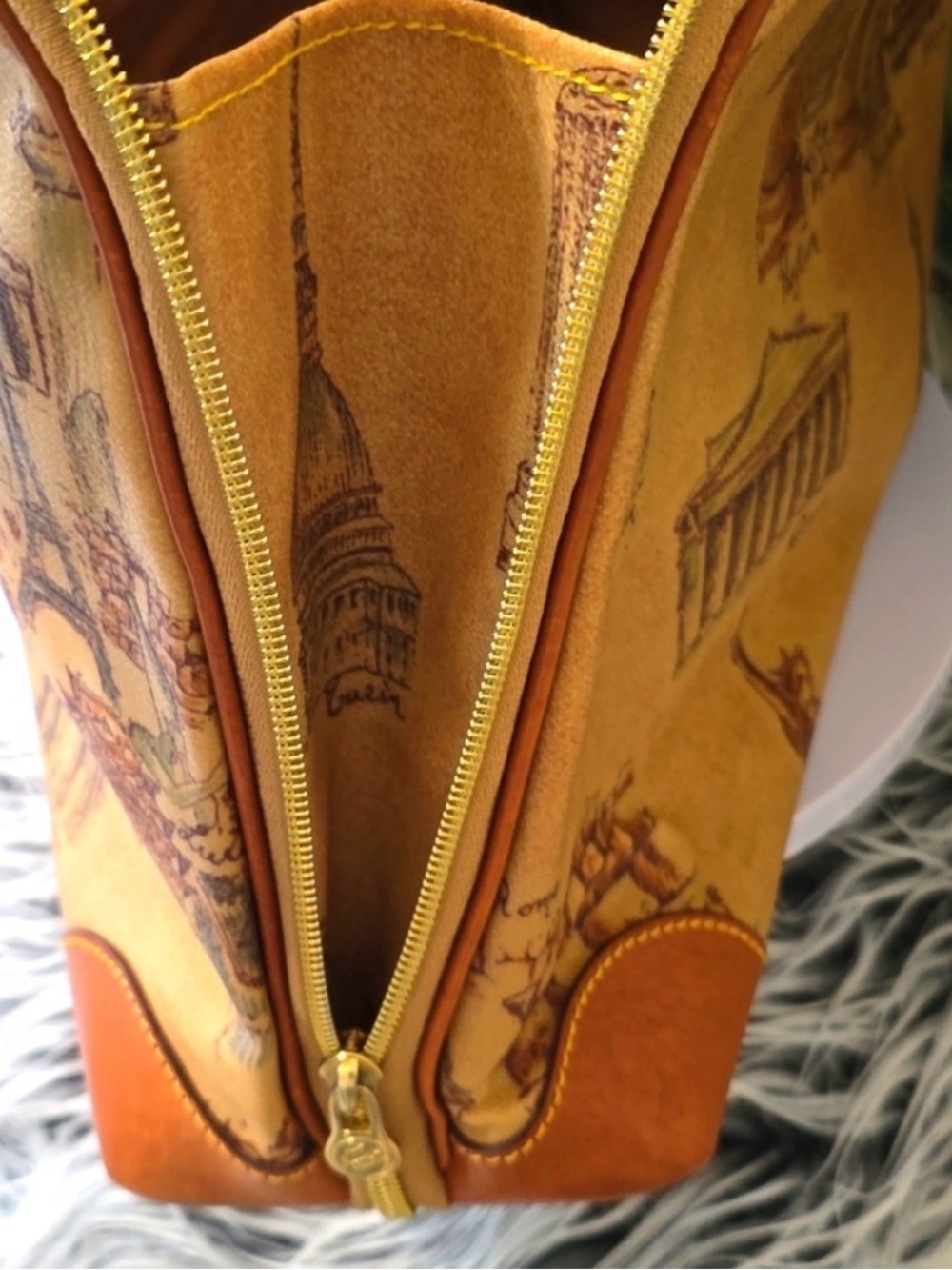 Arte Preziosa by Portone Vintage World Landmarks Dome Satchel - Picture 7 of 9